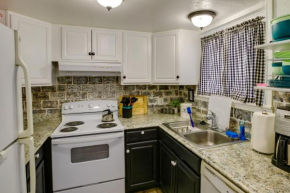 Cozy Wasilla Apartment about 2 Mi to Downtown!